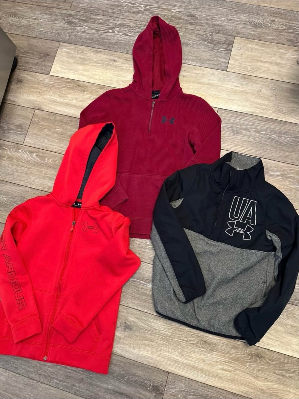 Under Armour Youth Medium Sweater Bundle